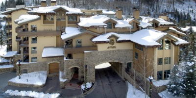 vail airport shuttle to Antlers at Vail hotel