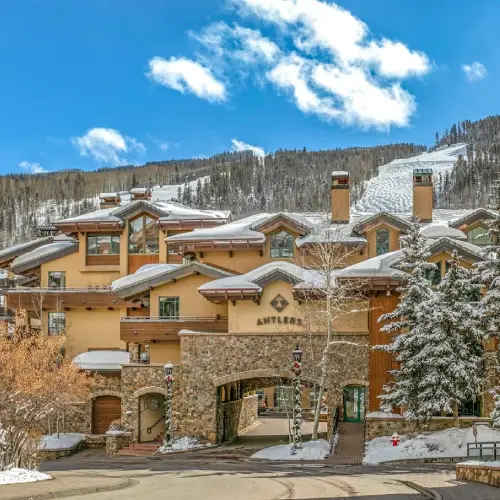 denver airport shuttle​ to antlers at vail hotel